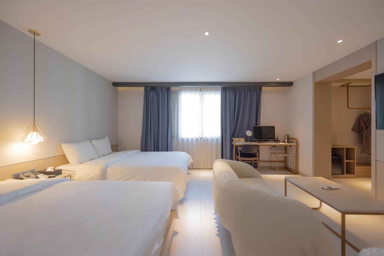 Hound Hotel Seomyeon-Beomcheon Busan Bagian luar foto