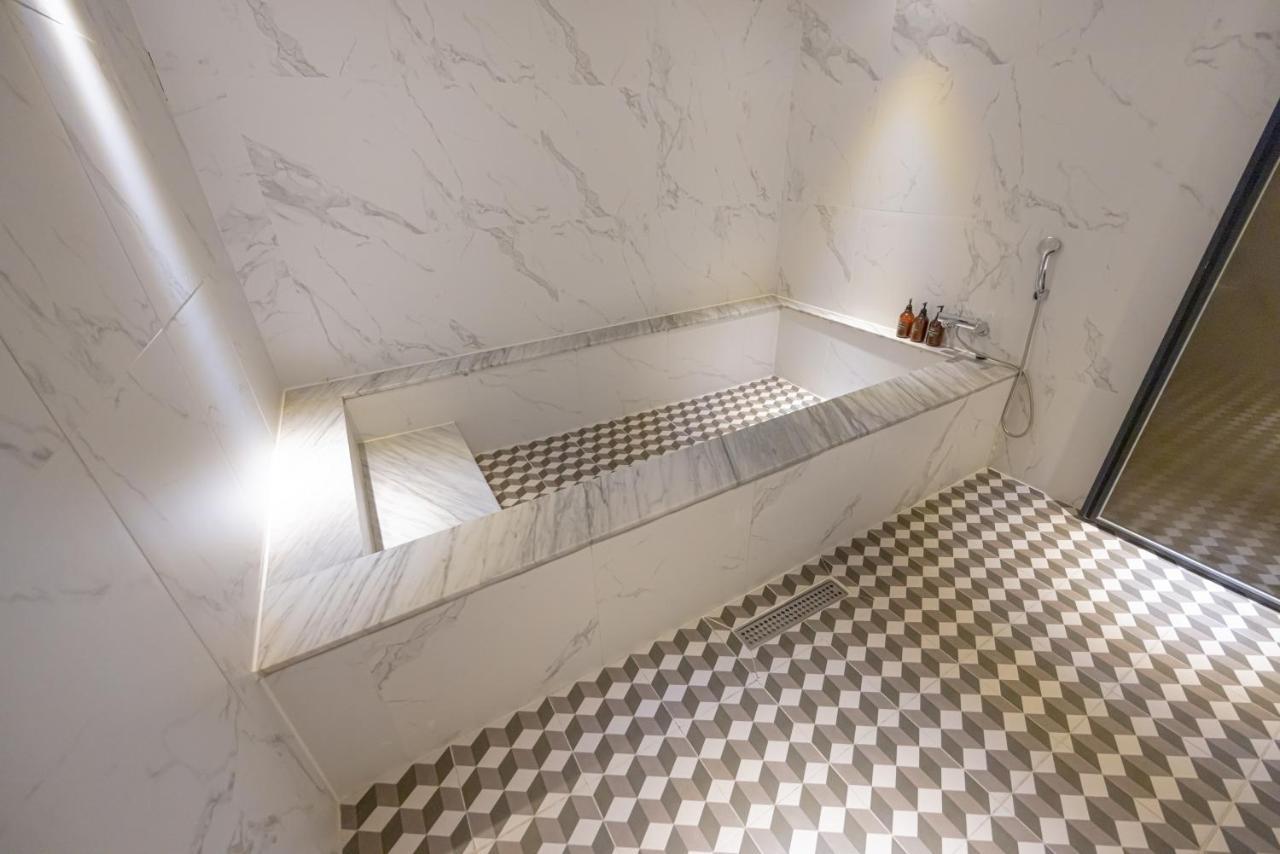 Hound Hotel Seomyeon-Beomcheon Busan Bagian luar foto