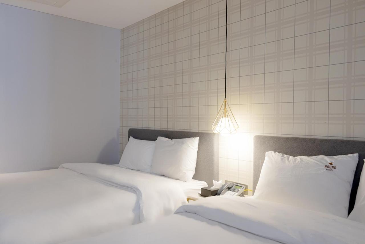 Hound Hotel Seomyeon-Beomcheon Busan Bagian luar foto