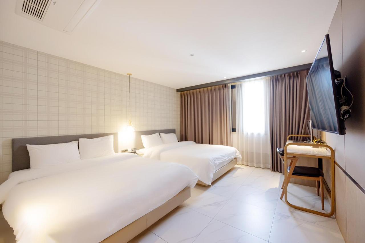 Hound Hotel Seomyeon-Beomcheon Busan Bagian luar foto
