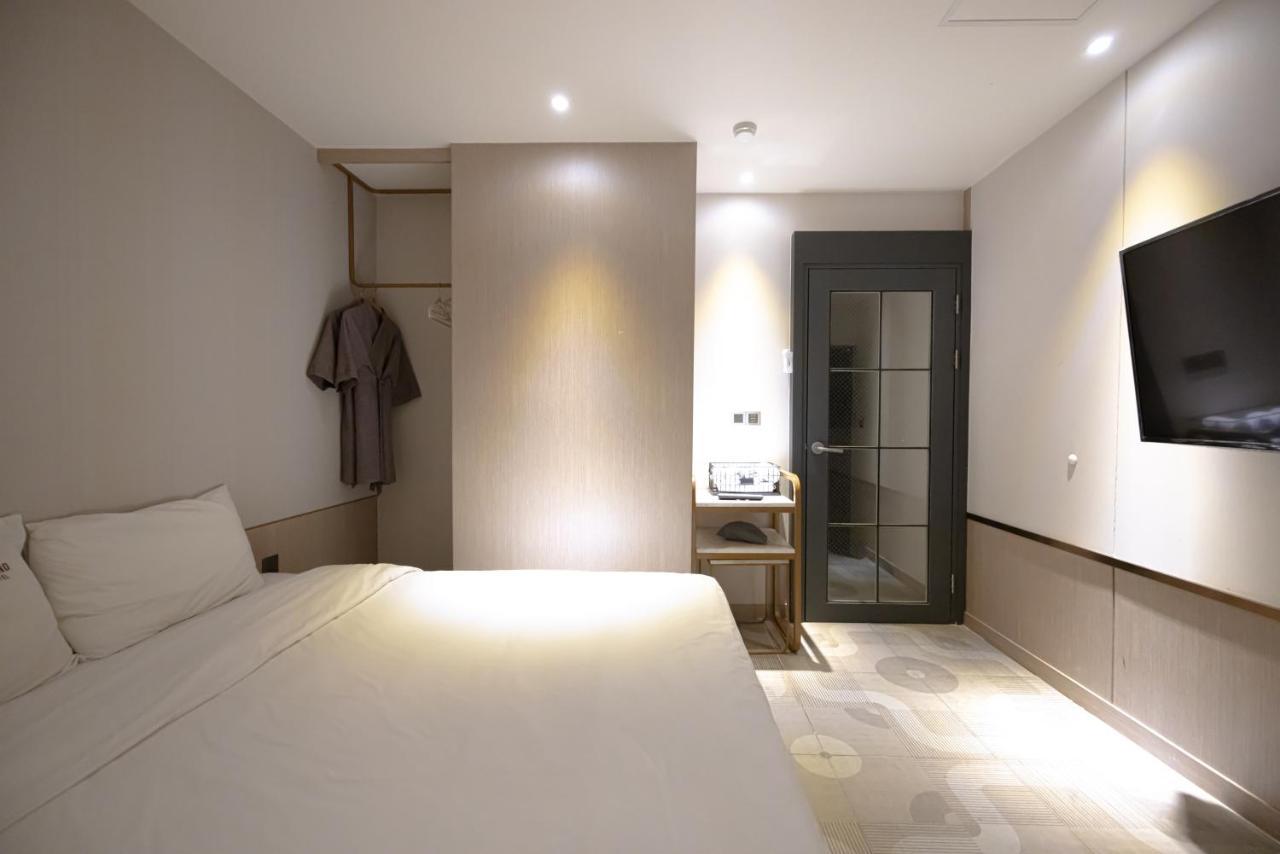 Hound Hotel Seomyeon-Beomcheon Busan Bagian luar foto