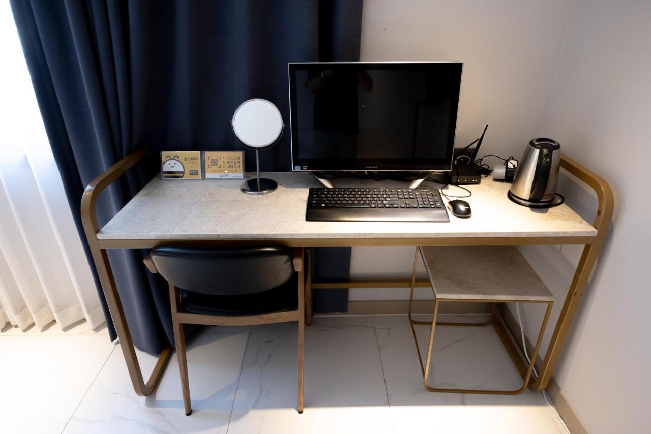 Hound Hotel Seomyeon-Beomcheon Busan Bagian luar foto